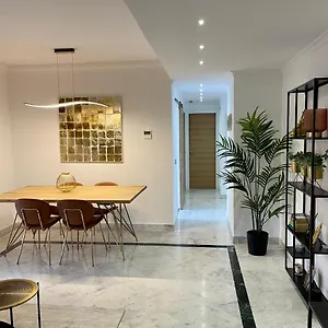 https://espectacular-atico-en-puerto-banus-beach.1costadelsol.com